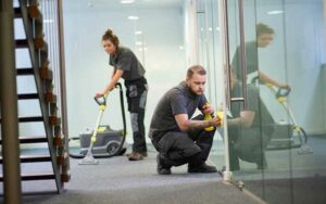 لماذا يحتاج أصحاب الفيلات في المغرب إلى شركات تنظيف متخصصة؟